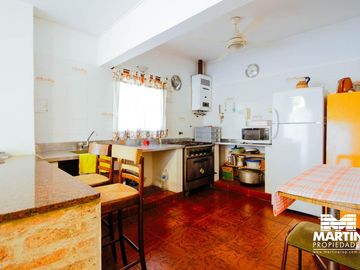 PH en venta 4 amb con terraza y patio - Olivos