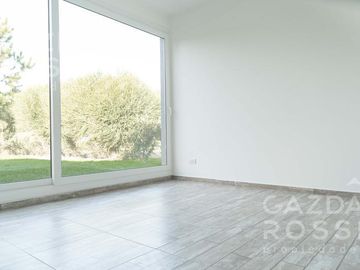 Excelente propiedad en Barrio Privado Don Joaquín, Canning