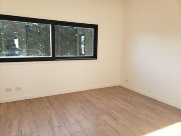 VENDO CASA A ESTRENAR EN RUMENCO JOVEN CON PARQUE Y GARAJE - GALERIA CON PARRILLA