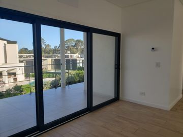 VENDO CASA A ESTRENAR EN RUMENCO JOVEN CON PARQUE Y GARAJE - GALERIA CON PARRILLA