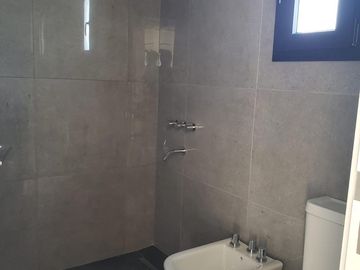 VENDO CASA A ESTRENAR EN RUMENCO JOVEN CON PARQUE Y GARAJE - GALERIA CON PARRILLA