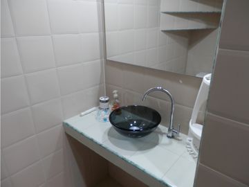 CASA EN VENTA EN CEDRITOS RENTABLE CON 6 APARTAMENTOS AMOBLADOS