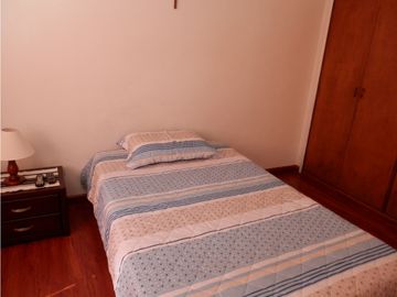 CASA EN VENTA EN CEDRITOS RENTABLE CON 6 APARTAMENTOS AMOBLADOS
