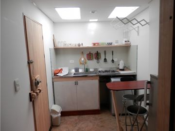 CASA EN VENTA EN CEDRITOS RENTABLE CON 6 APARTAMENTOS AMOBLADOS