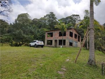 Finca en Venta , en la vía La Vega Sasaima Precio de oportunidad