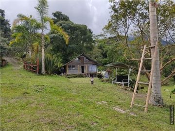 Finca en Venta , en la vía La Vega Sasaima Precio de oportunidad