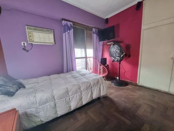 Casa 8 ambientes, 226 metros cubiertos.