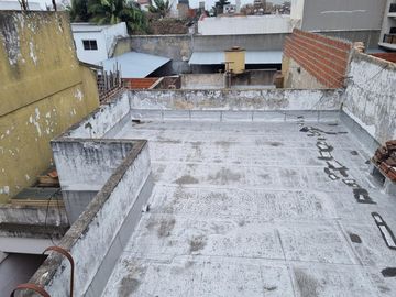 Casa 8 ambientes, 226 metros cubiertos.