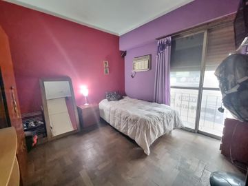 Casa 8 ambientes, 226 metros cubiertos.