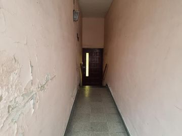 Casa 8 ambientes, 226 metros cubiertos.