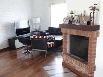 Casa en venta y alquiler en el Portillo