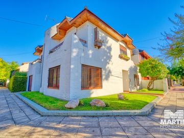 Casa en venta en Martinez 5 amb con cochera