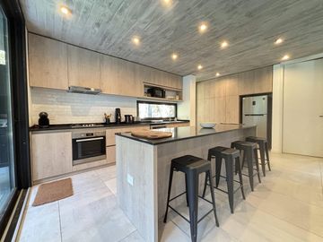 Casa en Alquiler - Barrio Senderos IV Lote 276 de Costa Esmeralda - Fondo arbolado y privado