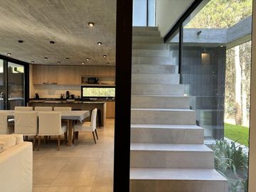 Casa en Alquiler - Barrio Senderos IV Lote 276 de Costa Esmeralda - Fondo arbolado y privado