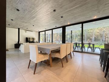 Casa en Alquiler - Barrio Senderos IV Lote 276 de Costa Esmeralda - Fondo arbolado y privado