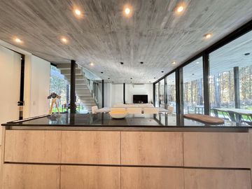 Casa en Alquiler - Barrio Senderos IV Lote 276 de Costa Esmeralda - Fondo arbolado y privado