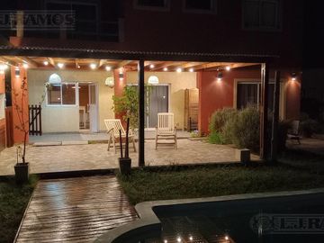 VENTA CON RENTA Casa 3 dormitorios en  Área 1 SAN SEBASTIAN MB
