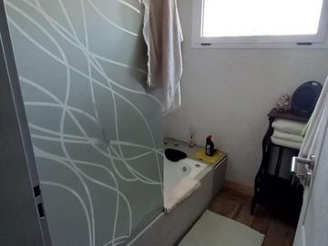 VENTA CON RENTA Casa 3 dormitorios en  Área 1 SAN SEBASTIAN MB
