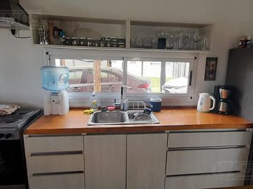 VENTA CON RENTA Casa 3 dormitorios en  Área 1 SAN SEBASTIAN MB