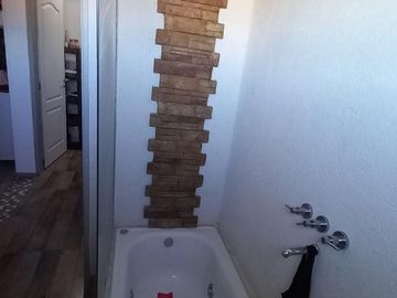 VENTA CON RENTA Casa 3 dormitorios en  Área 1 SAN SEBASTIAN MB