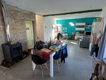 VENTA CON RENTA Casa 3 dormitorios en  Área 1 SAN SEBASTIAN MB