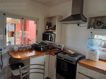 VENTA CON RENTA Casa 3 dormitorios en  Área 1 SAN SEBASTIAN MB
