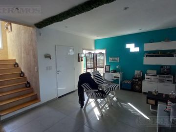 VENTA CON RENTA Casa 3 dormitorios en  Área 1 SAN SEBASTIAN MB