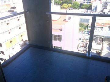 Monoambiente en alquiler, Ituzaingo 92 esq Necochea.-