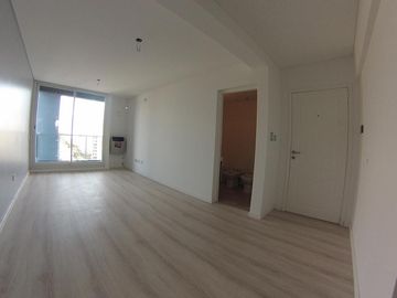 Monoambiente en alquiler, Ituzaingo 92 esq Necochea.-