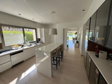 Casa  en Venta 5 dormitorios en El Golf, Nordelta, Tigre