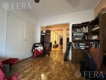Venta Departamento 4 ambientes con balcón en Caballito