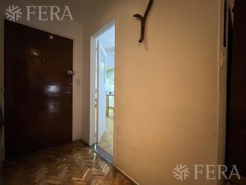 Venta Departamento 4 ambientes con balcón en Caballito