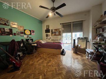 Venta Departamento 4 ambientes con balcón en Caballito