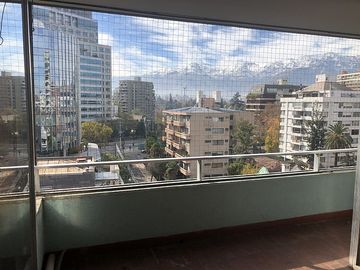 A PASOS DE STADE FRANCAIS Y METRO TOBALABA