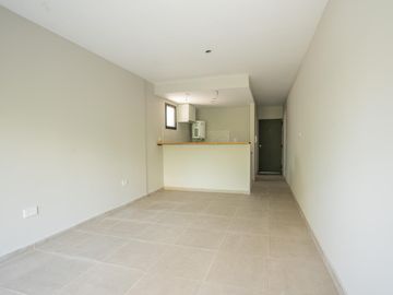 Departamento en  Venta un ambiente con balcón con parrilla en  Luis Agote. Terraza de uso común
