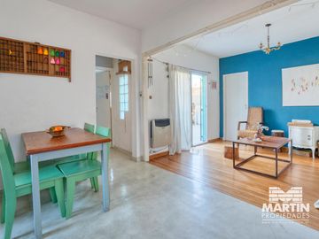 Casa PH en venta en Carapachay 3 ambientes, con patio. A 4 cuadras de Av Mitre.