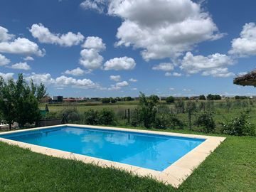 Casa en venta 4 amb. c/ dep. y Pileta Lote interno con vista al Golf!!