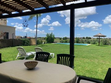 Casa en venta 4 amb. c/ dep. y Pileta Lote interno con vista al Golf!!