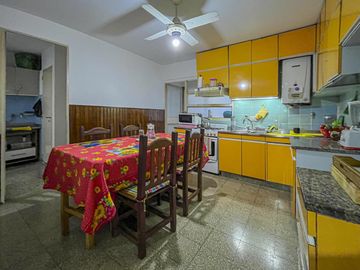 Departamento de 3 dormitorios más dependencias de servicio en Barrio Martin