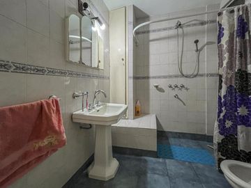 Departamento de 3 dormitorios más dependencias de servicio en Barrio Martin