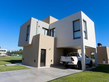 Casa a estrenar en Terralagos Alquiler