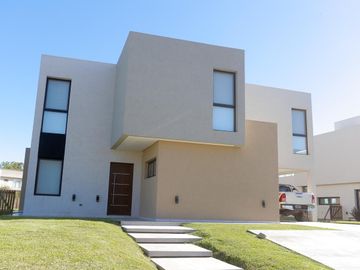 Casa a estrenar en Terralagos Alquiler