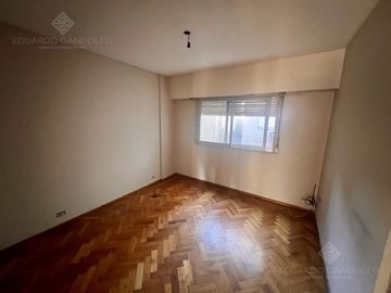 4 ambientes con cochera a metros de la Avda y del FCGR - Actualmente Alquilado.