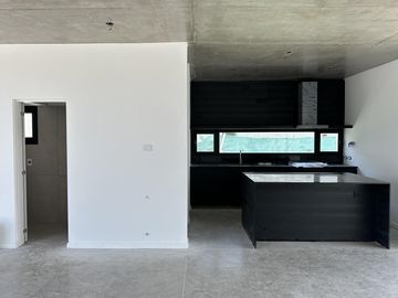 Venta casa tres dormitorios los pasos golf fisherton