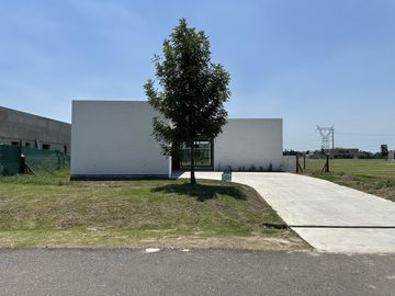 Venta casa tres dormitorios los pasos golf fisherton