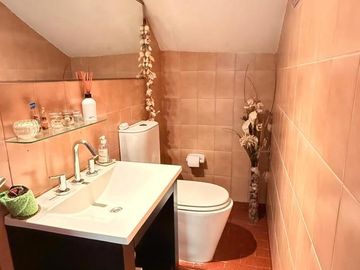 Importante casa de 4 dormitorios en Av. Belgrano al 4100, Parque V. Centenario, SMT