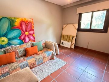 Importante casa de 4 dormitorios en Av. Belgrano al 4100, Parque V. Centenario, SMT