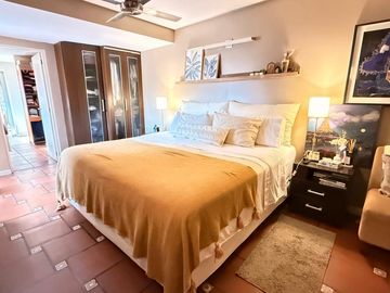 Importante casa de 4 dormitorios en Av. Belgrano al 4100, Parque V. Centenario, SMT