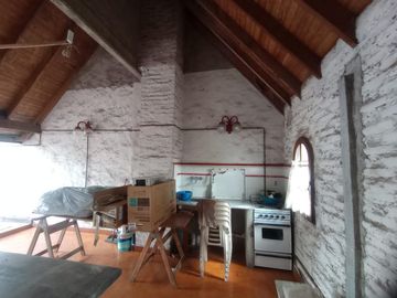 Venta Casa 7 Amb. S/Lote 10x35M² en Villa Luzuriaga  Muy buen Estado con Fondo libre