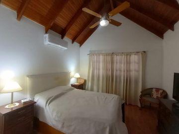 Venta Casa 7 Amb. S/Lote 10x35M² en Villa Luzuriaga  Muy buen Estado con Fondo libre